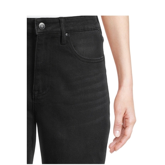 No Boundaries NWT Super High Rise Destructed Mom Jean 868 - Picture 3 of 5